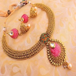 Pretty Multi-Color Kemp Antique Necklace Set