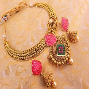 Marvellous Multi-Color Antique Necklace Set With Brooch