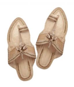 Awesome Looking Designers Kapshi Kolhapuri Chappal For Men