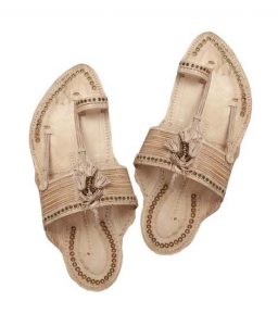 Attractive Looking Designers Kapshi Kolhapuri Chappal For Men