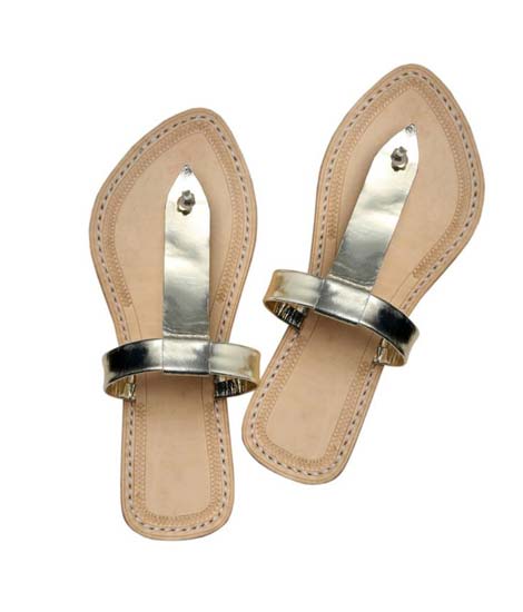 Attractive Golden Ladies Kolhapuri Chappal