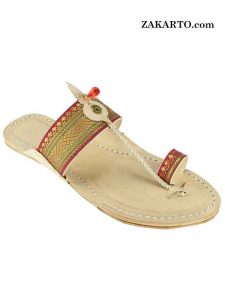 Distinctive Marron Chappal For Women