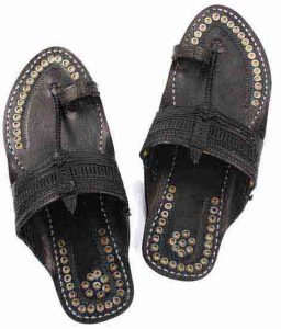 Eye-Catching Silver Rivets Black Men Kolhapuri Chappal