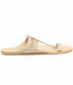 Awesome Natural Pointed Kolhapuri Chappal For Men