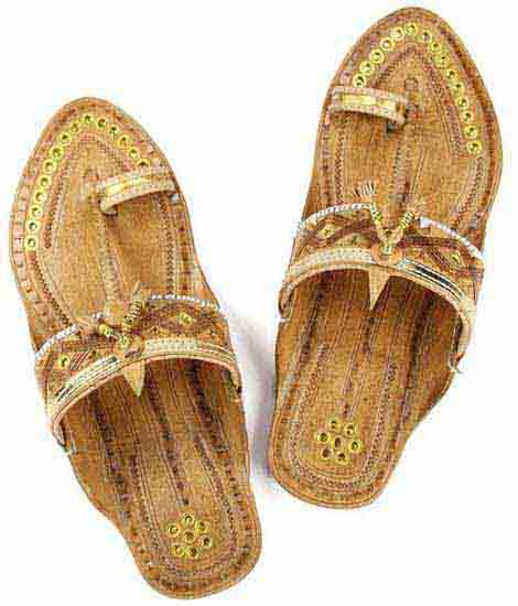 Designer’S Golden Rivets Authentic Ladies Kolhapuri Chappal