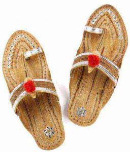 Designer’S Silver Rivets Authentic Kolhapuri Chappal For Women