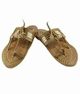 Engaging Artist’S Tan Color Golden Design Kolhapuri Chappal For Men