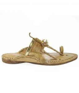 Old-Style Sound Making Golden Rivets Kolhapuri Chappal For Men