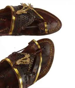 Delightful Dark Brown Traditional Kolhapuri Chappal For Men