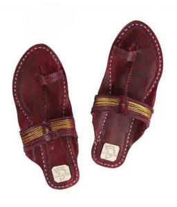 Amazing Dark Pink Ladies Kolhapuri Chappal