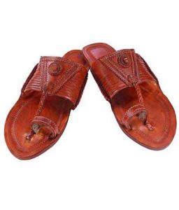 Breathtaking Tan Color Fourteen Laces Designer’S Men Chappal