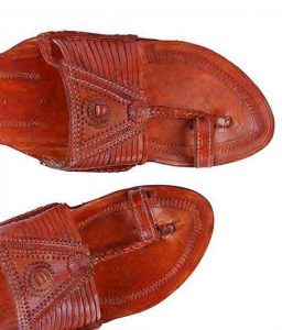 Breathtaking Tan Color Fourteen Laces Designer’S Men Chappal