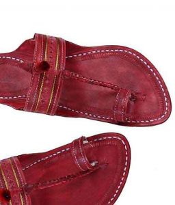 Breathtaking Cherry Red Kapshi Red Gonda Kolhapuri Chappal For Men