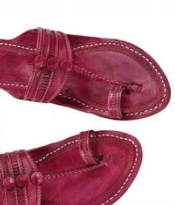 Rubin Attractive Pointed Kolhapuri Chappal For Men