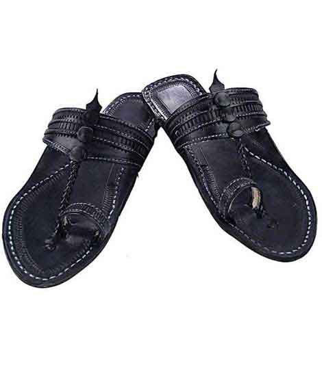 Black Pointed Attractive Kolhapuri Chappal For Men