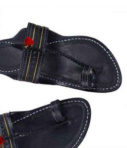 Overwhelming Black Kapshi Red Gonda Kolhapuri Chappal For Men