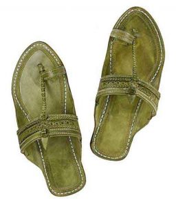 Gorgeous Seaweed Pointed Kolhapuri Chappal For Men