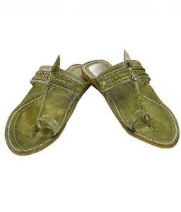 Gorgeous Seaweed Pointed Kolhapuri Chappal For Men