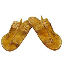 Beautiful Kapshi Shape Diamond Punching Kolhapuri Chappal For Men