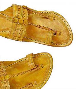 Beautiful Kapshi Shape Diamond Punching Kolhapuri Chappal For Men