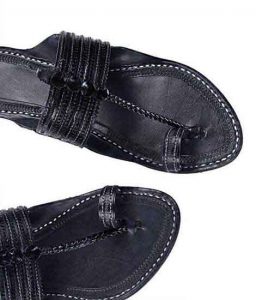 Attractive Black Straight Upper Kolhapuri Chappal For Men