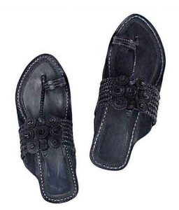 Breathtaking Seven Braids Black Kolhapuri Chappal For Men