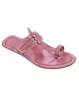 Beautiful Baby Pink Pointed Ladies Kolhapuri Chappal