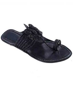 Magnificent Seven Braids Black Flat Heel Kolhapuri Chappal For Women