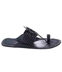 Magnificent Seven Braids Black Flat Heel Kolhapuri Chappal For Women