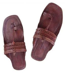 Pleasing Star Punching Dark Pink Kolhapuri Chappal For Men