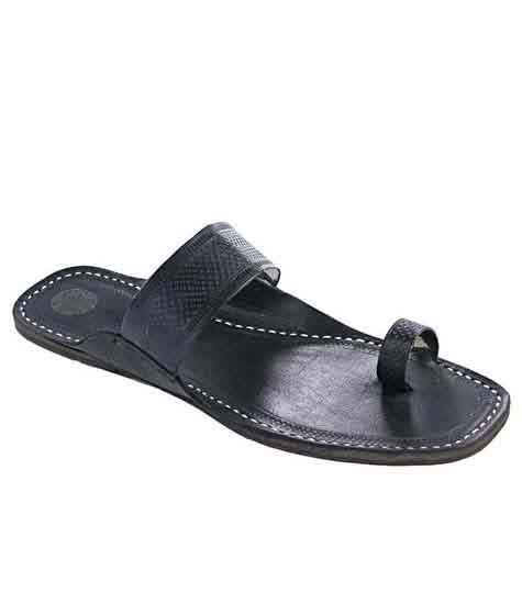 Calm Look Purple Embossing Design Men Chappal