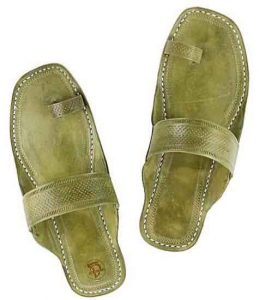 Breathtaking Seaweed Embossed Straight Belt Kolhapuri Chappal For Men