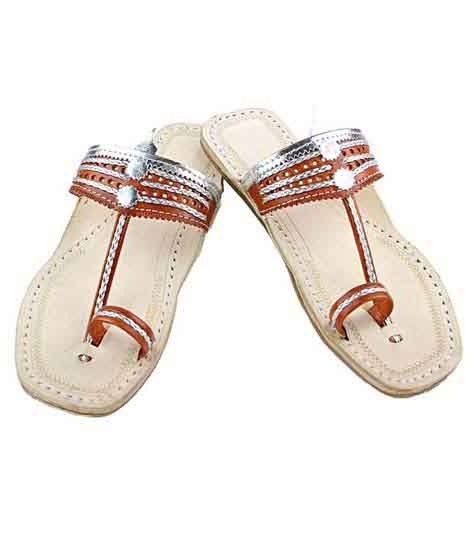 Awesome Look Tan And Silver Flat Heel Ladies Kolhapuri Chappal