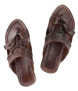 Old-Fashioned Dark Brown Punching And Embossing Kolhapuri Chappal For Women