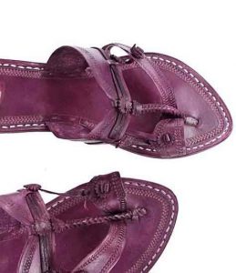 Antiqua Design Purple Pointed Kolhapuri Ladies Chappal