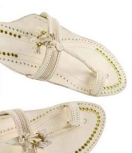 Superb Look Designer’S High Heel Natural Color Fine Braids Golden Rivets Ladies Kolhapuri Chappal