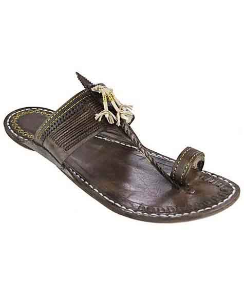 Good-Looking Dark Brown Kapshi Shape Designer’S Kolhapuri Chappal For Women