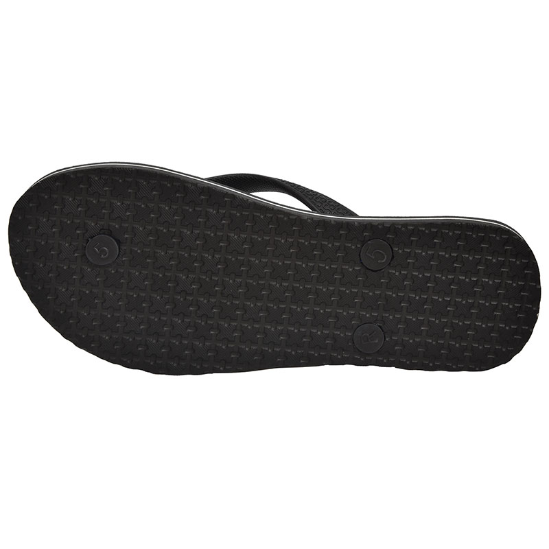 Black rubber flip 2025 flops