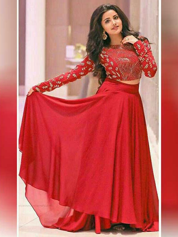 Anupama Parameswaran looks stunning in a backless gown | Page 4 | Telugu  Cinema