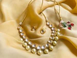 Elegant Pearl Choker Necklace