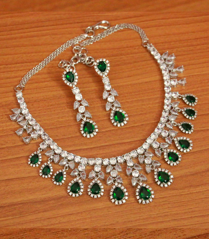 Emerald stone necklace set on sale
