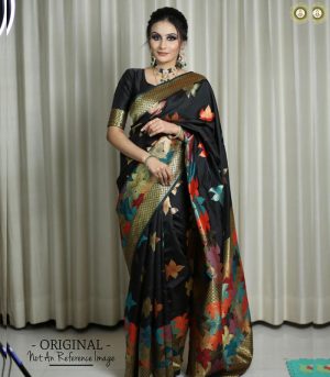 Lichi Silk Weaving Zari Saree With Contrast Blouse
