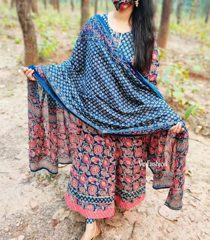 BOHRA IMPEX Women Rayon Printed Anarkali Kurti with Pant and Dupatta Set  (Medium, Green) : Amazon.in: Fashion