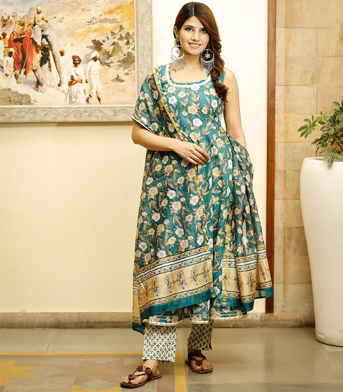 Abhishti Green & Gold-Toned Yoke Design Boat Neck Anarkali Kurti -  Absolutely Desi