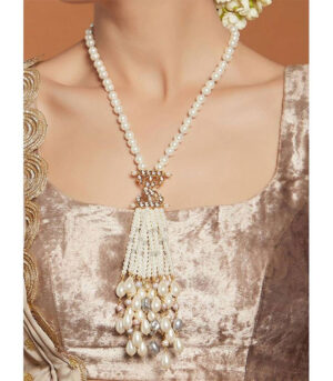Distinctive White And Gold Necklace