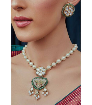 Green White Gold Tone Kundan Necklace Set