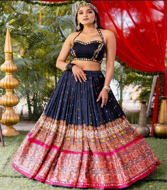 New Black Stylish Designer Navratri Chaniya Choli With Dupatta Zakarto