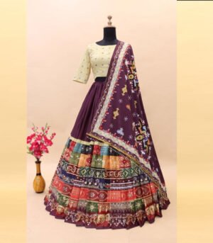 Black Heavy Flair Navratri Lehenga Choil